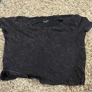 black cropped tshirt